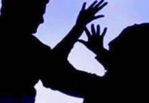खेकडे पकडण्यास जाऊ नको सांगितल्याने एकास मारहाण
