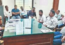 अवैध पर्ससीन मासेमारीवर कारवाई करा अन्यथा कार्यालयाला टाळे ठोकू