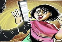 जालगावमध्ये महिलेवर सुरीने वार, तीन जणांवर गुन्हा दाखल