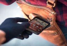 ओखा एक्सप्रेसमधून इंजिनिअरचा आयफोन लंपास