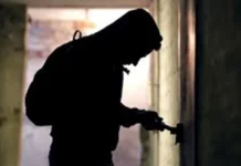 कोंडगाव येथे वकिलाचे घर फोडून ५ लाखांच्या रोकडसह दागिने लंपास