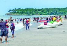 सलग सुट्ट्यांमुळे पर्यटकांची जिल्ह्यात प्रचंड गर्दी