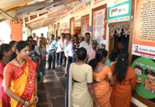 जिल्ह्यात अनेक ठिकाणी मशीन बिघाडामुळे मतदारांची गैरसोय