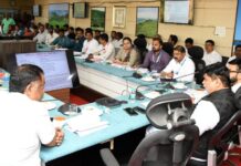 जाणीवपूर्वक काम न करणाऱ्या ठेकेदारांना काळ्या यादीत टाका