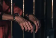 अश्लील व्हिडिओ व्हायरल करण्याची धमकी देऊन ६८ लाखांची खंडणी