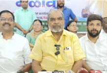 सरकारने 220 रुपये देऊन हापूस उत्पादकांच्या तोंडाला पाने पुसली