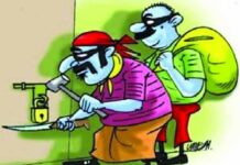 तरवळ मायंगडेवाडी येथे भरदिवसा दोन घरे फोडली