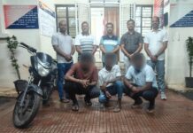 रस्ता विचारण्याच्या बहाण्याने मोबाईल हिसकावणाऱ्या टोळीच्या मुसक्या आवळल्या