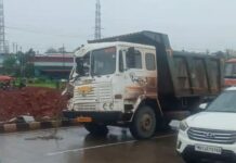 कुवारबाव येथे ब्रेक फेल झाल्याने तीन डंपरचा अपघात