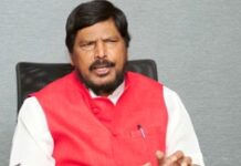 रामदास आठवले यांची अभिजीत दीपकेंना पक्षात येण्याची ऑफर